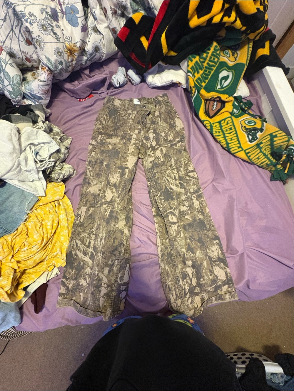 Wide Leg Printed Canvas Jeans in Olive Green
